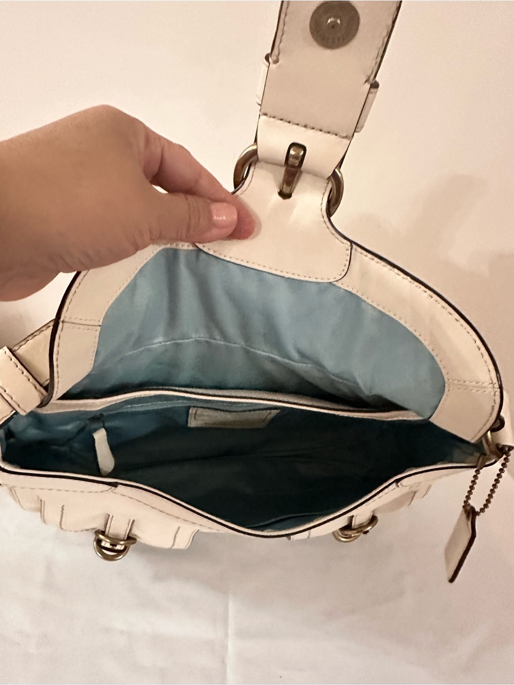 Coach Cream Leather Shoulder Bag with Buckle Pockets - Picture 8 of 9